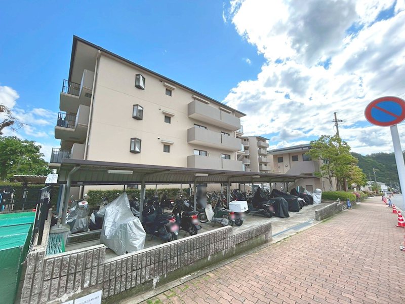 サンシティ桂坂3番館 阪急嵐山線「神桂」駅車で約15分(約6,000ｍ)