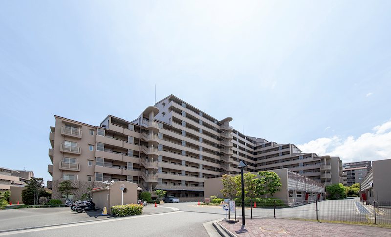 【CASA】ラ・ヴェール宝塚2号棟 南西向き・5階部分につき陽当り・通風・眺望良好！明るく開放感のある快適な住まいです。