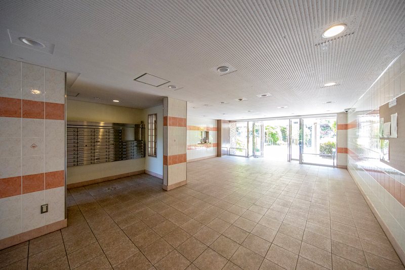 【CASA】ラ・ヴェール宝塚2号棟 日勤管理できれいが保たれたエントランス♪