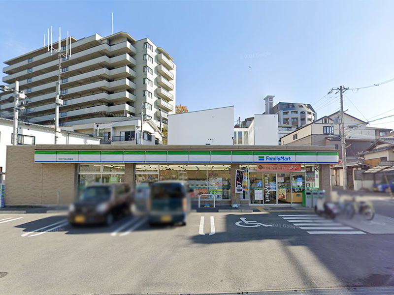 ステラヒルズ千里山星が丘 ファミリーマート　吹田千里山高塚店
