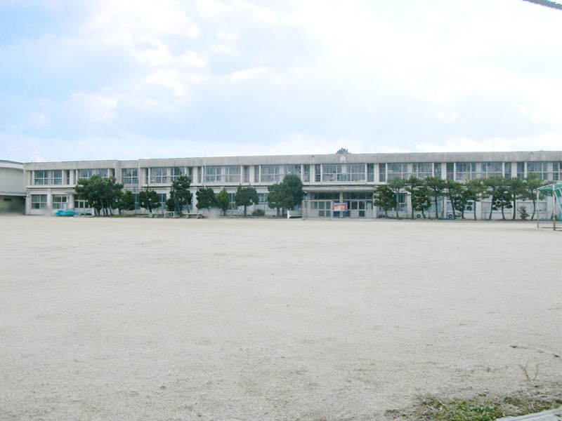 ローレルコート北千里  吹田市立藤白台小学校