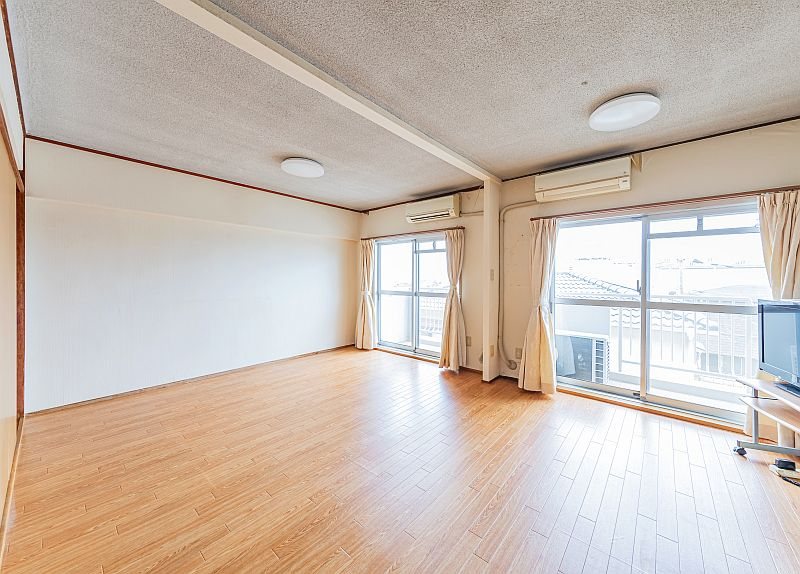 【CASA】高槻ファミリーハイツB棟≪即日内覧可能、リフォームプランご提案します！≫ 4階部分、南向きバルコニーに付き陽当たり通風良好◎