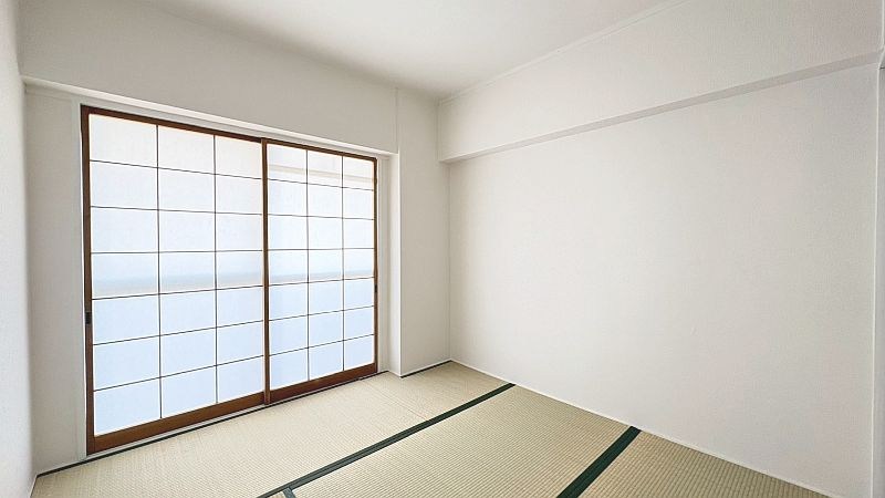 【CASA】春日丘グリーンハイツB棟 障子越しのやわらかな光はお子様とのお昼寝にぴったりですね。