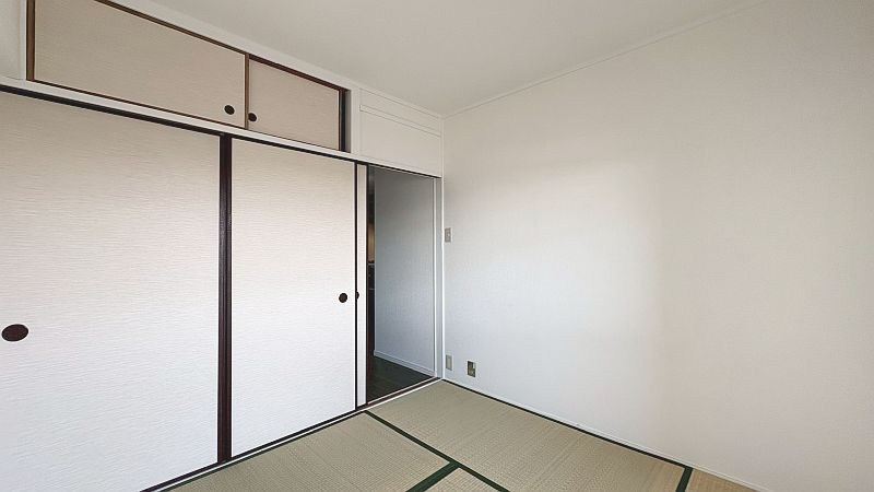 【CASA】春日丘グリーンハイツB棟 4.5帖の和室。畳表替、襖張替しております！