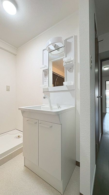 【CASA】春日丘グリーンハイツB棟 洗面台新規交換済み。足元の収納がございます！