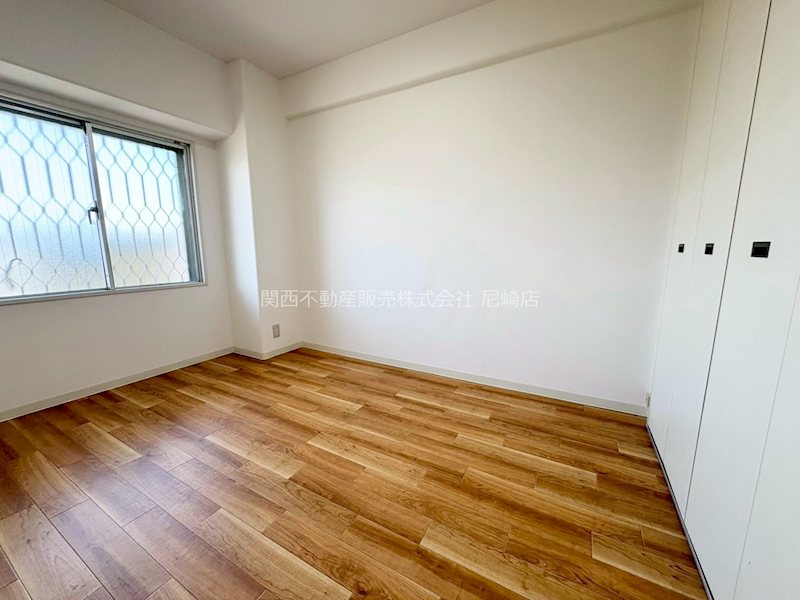 パレス南塚口2号棟 居室は3部屋あり、子供部屋や収納部屋などライフステージに合わせてご利用いただけます。
