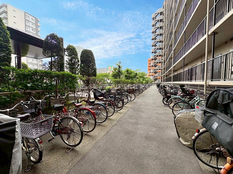 パルクメゾン千舟公園 ちょっとお買い物に出かけるときなどに1台あると便利な自転車。