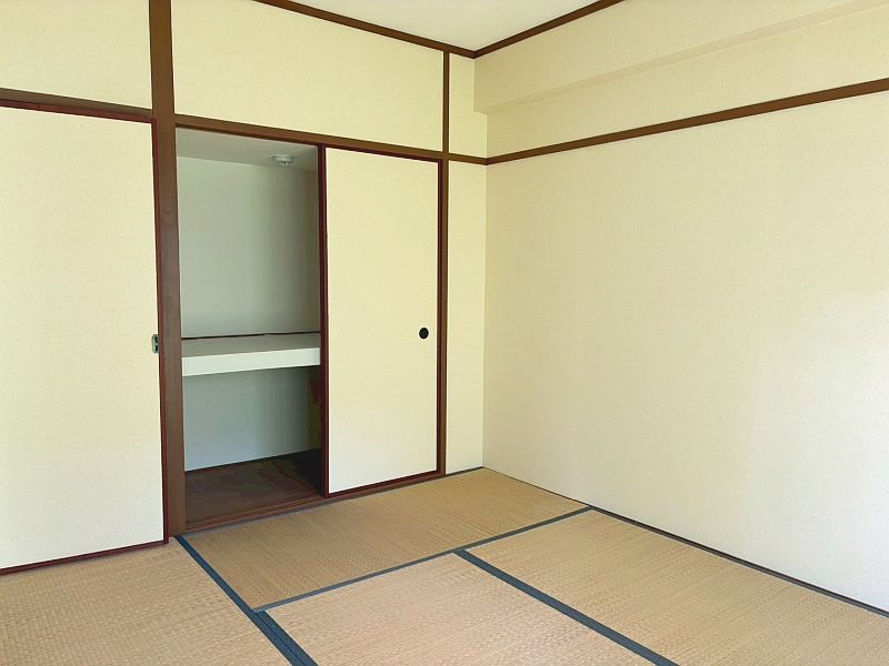 【CASA】ネオライフマンション高槻 来客用のお部屋としても、家事の合間に足をのばしてひと休みするスペースとしても使えます！