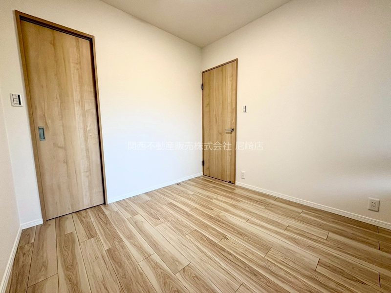エンゼルクレッセ西難波 各居室に収納スペースを確保♪お部屋ごとに荷物を整理しやすく、すっきりとした暮らしをサポートします。