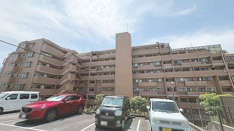 【CASA】グラン・ドムール茨木 駐車場の空き情報につきましては担当者までお問合せください。