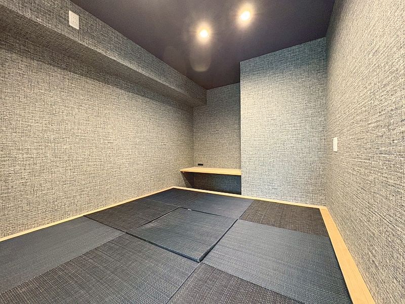 【CASA】南茨木駅前ハイタウンG棟 掘りごたつの部分を閉めてフラットな空間にも変えられます！