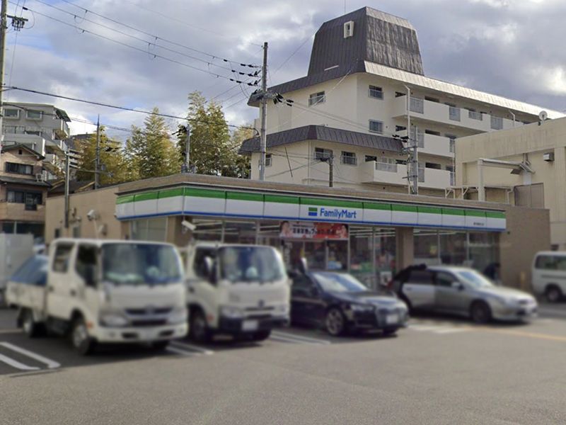 千里泉ヶ丘スカイハイツ ファミリーマート 豊中東泉丘店