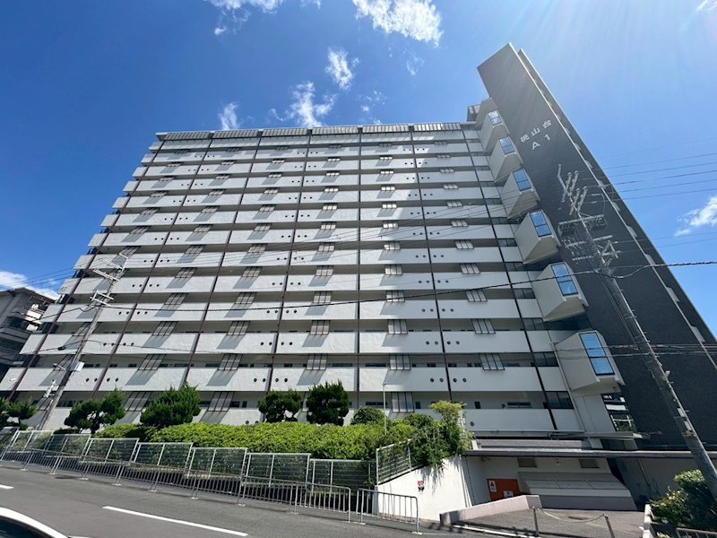 北大阪急行「桃山台」駅徒歩2分♪総戸数181戸のビッグコミュニティマンションです。