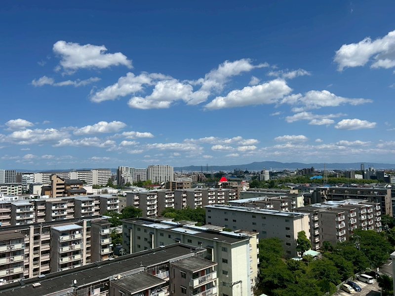 千里桃山台住宅 12階部分につき眺望良好♪開放感のある景色を楽しめる住戸です。