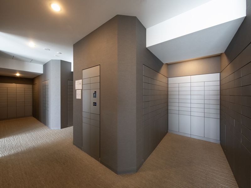 【CASA】 プラウド阪急塚口駅前 【その他共用部】共用部・専有部ともに現代のライフスタイルに合わせた仕様となっております。24時間ゴミ出し可能なため、時間に縛られることなく生活できる利便性も嬉しいポイント。