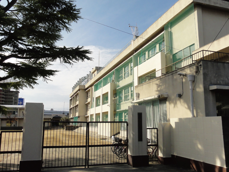 ディオ・フェルティ豊中 豊中市立螢池小学校