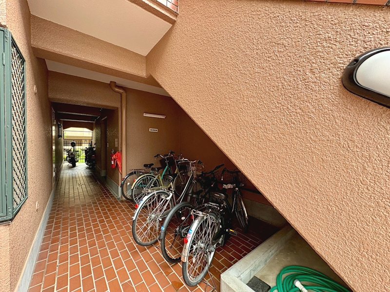 北千里セントポリア 大切な自転車を敷地内に置ける駐輪スペースを確保。通勤・通学はもちろん、日々のお買い物にも便利です。