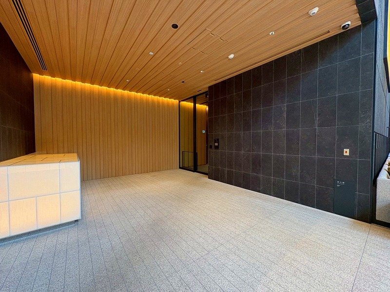 Brillia Tower 箕面船場 TOP OF THE HILL 【共用部ロビー】2024年10月建築の築浅物件です。