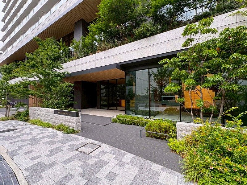 Brillia Tower 箕面船場 TOP OF THE HILL 【共用部エントランス】24時間換気システムを採用しております。
