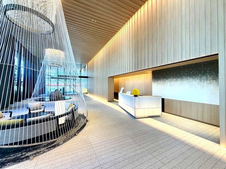 Brillia Tower 箕面船場 TOP OF THE HILL 【共用部エントランス】現地ご内覧ご希望のお客様は、お電話いただければスムーズにご案内させていただけます♪