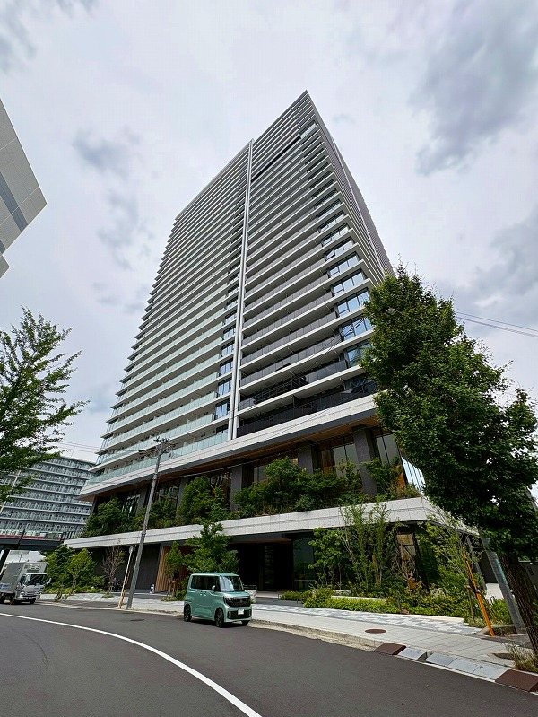 Brillia Tower 箕面船場 TOP OF THE HILL 【現地写真】お客様の条件などをしっかりとおうかがいさせていただき、お家探しのパートナーとしてサポートさせていただきます♪
