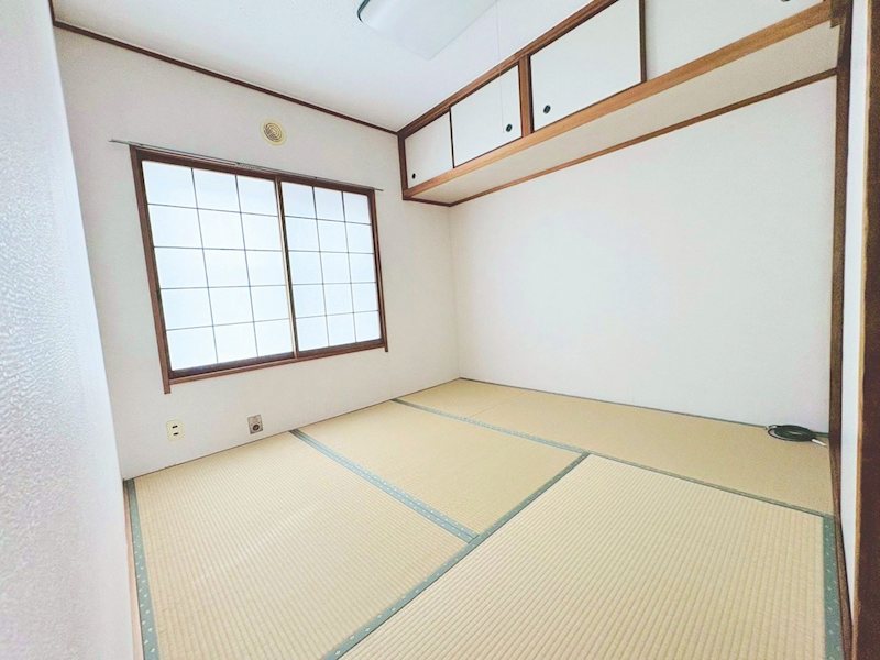 メゾン神足 来客用のお部屋としても、家事の合間に足をのばしてひと休みするスペースとしても使えます！