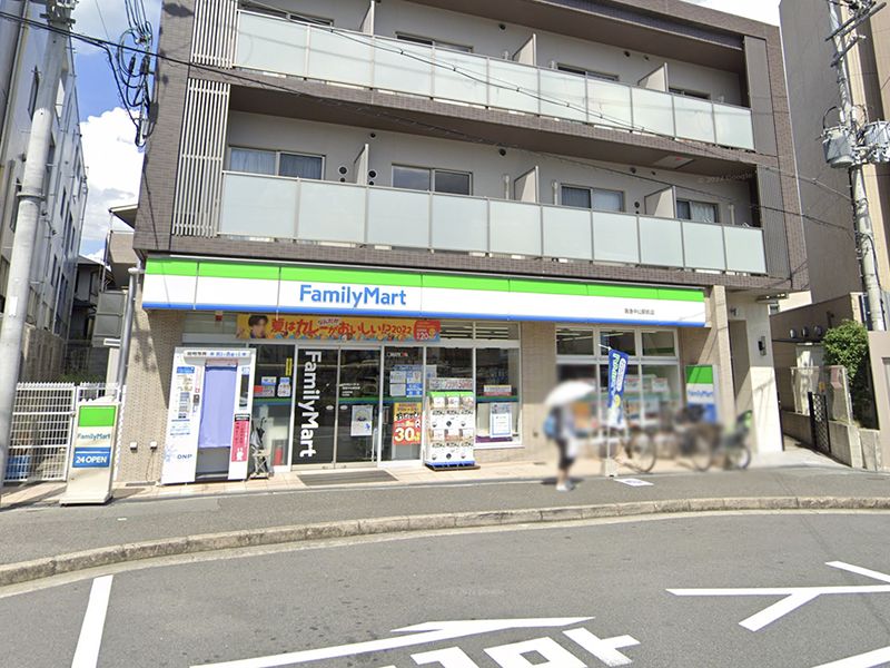 【CASA】パレロワイヤル宝塚 ファミリーマート 阪急中山駅前店
