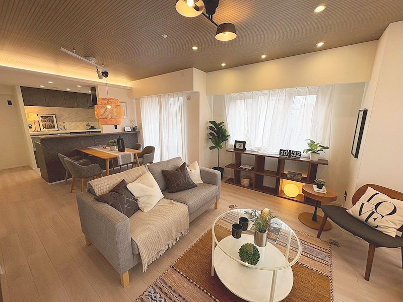 【CASA】グラン・ブルー宝塚 ■リビング■開放感と採光のとれたＬＤＫ!外からの日差しがたっぷりと差し込み明るい室内♪