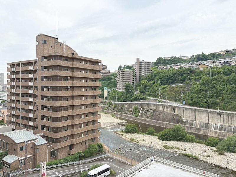 【CASA】グラン・ブルー宝塚 ■眺望■周辺にはコンビニ・スーパーもあり生活に便利です♪